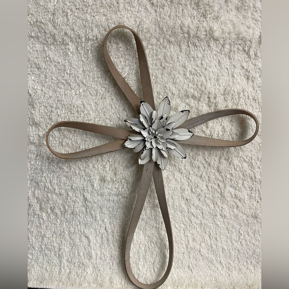 Elegant Wood Twisted Cross Wood with a White Metal white washed Flower 🌸